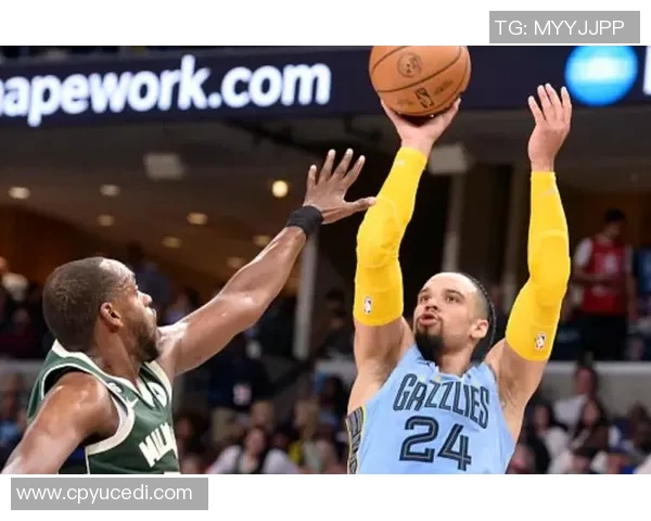 没办法只能我来！狄龙上半场12中4得14分2板1助 得分全队最高